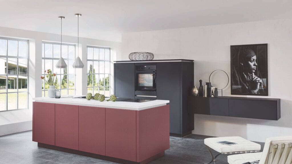 Nova Keukens zwart met rode keuken