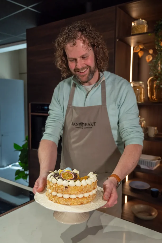 Paastaart met passievrucht, mascarpone en chocolade
