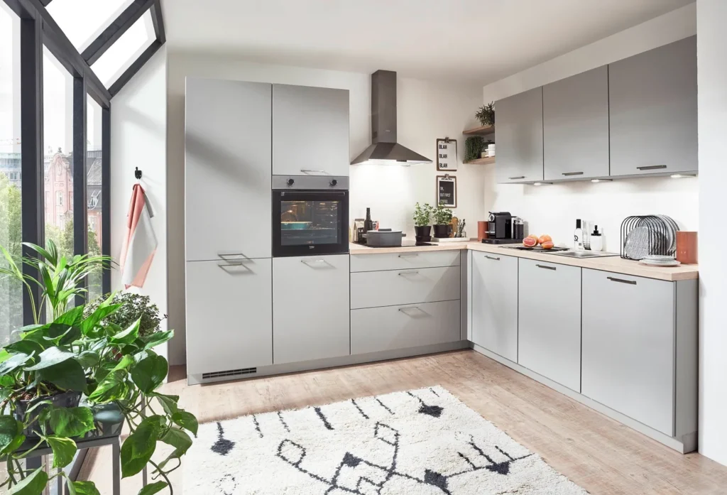 Kleine grijze keuken van Vivari Keukens