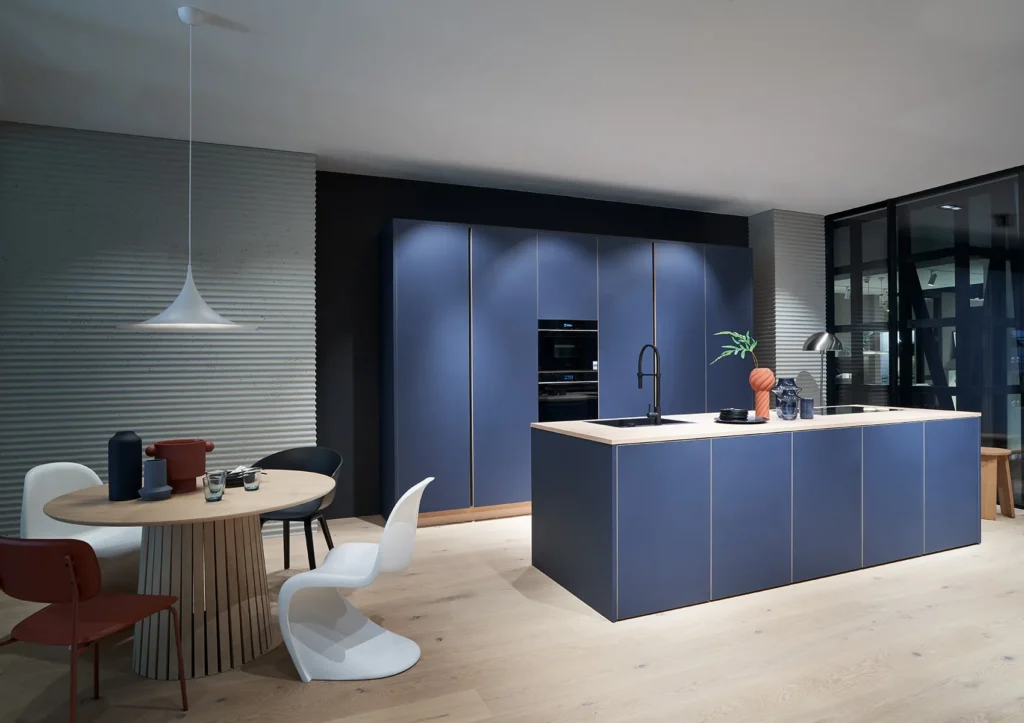 Blauwe rechte keuken van Häcker Küchen