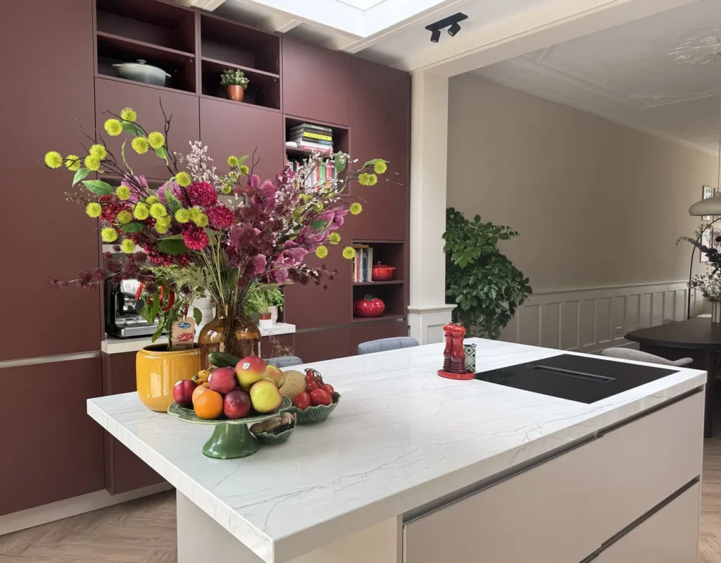 Bordeauxrode keuken van Cooking Queens