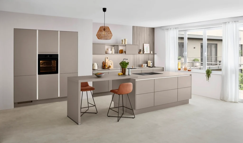 Zachte poedertinten in de keuken van Nobilia